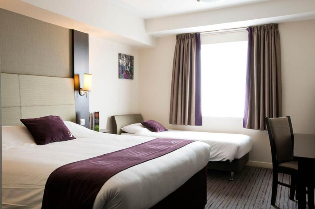 Premier Inn London Greenford Værelse billede