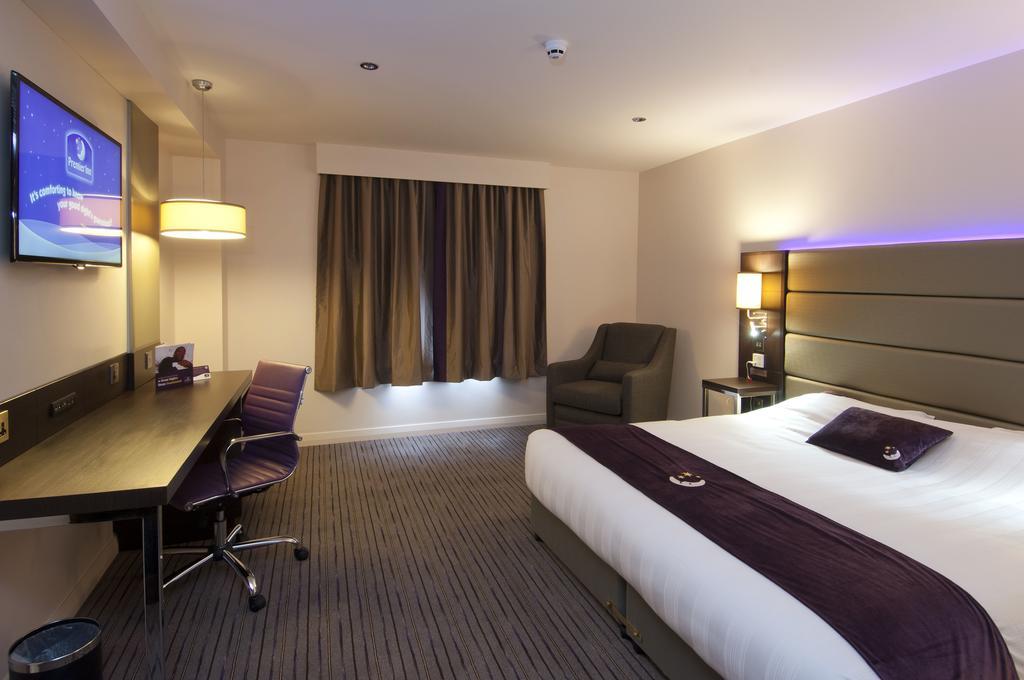 Premier Inn London Greenford Værelse billede